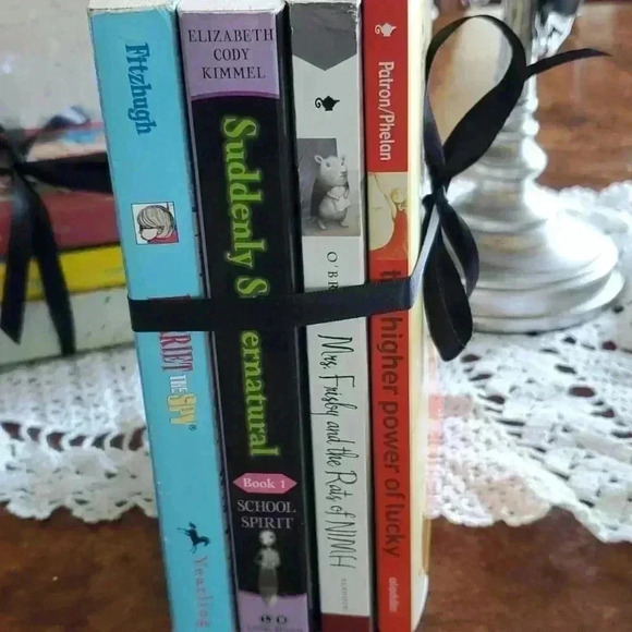 Juvenile books - Picture 2 of 15